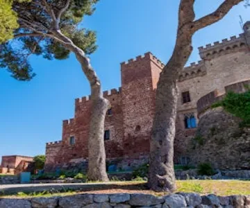 Castelldefels Castle: Entry Ticket + Guided Tour